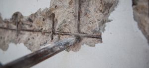 Microcemento para suelos y paredes: ventajas reales y cuánto cuesta aplicarlo en casa