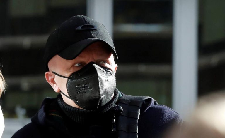 El hombre que fingió tener 2.000 tumores negocia un acuerdo para devolver dinero a estafados