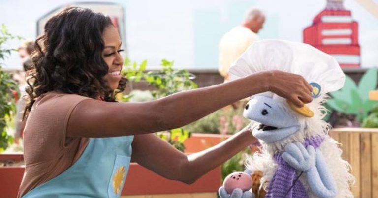El nuevo 'trabajo' de Michelle Obama: actriz (y productora) en Gofre + Mochi, la serie infantil de Netflix