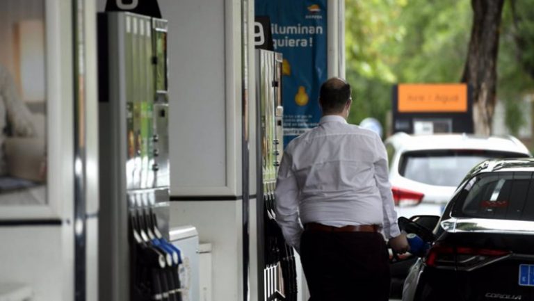 El precio de los carburantes sube un 1% en la semana