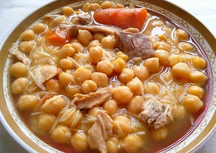 El truco para cocer garbanzos y que no se rompan ni se les caiga la piel 9 Pensar que no es un alimento completo