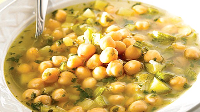 El truco para cocer garbanzos y que no se rompan ni se les caiga la piel 4 No calcular bien la proporción de agua y garbanzos