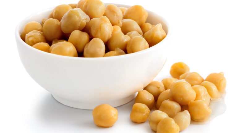 El truco para cocer garbanzos y que no se rompan ni se les caiga la piel 5 Provocar que se despellejen: Atención a la temperatura del agua