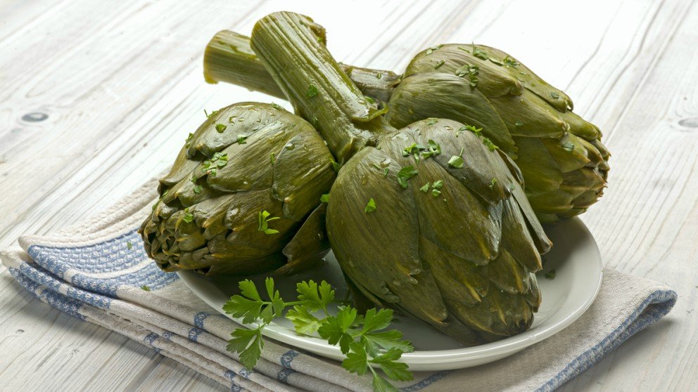 ¿Cuáles son los beneficios de consumir alcachofas?