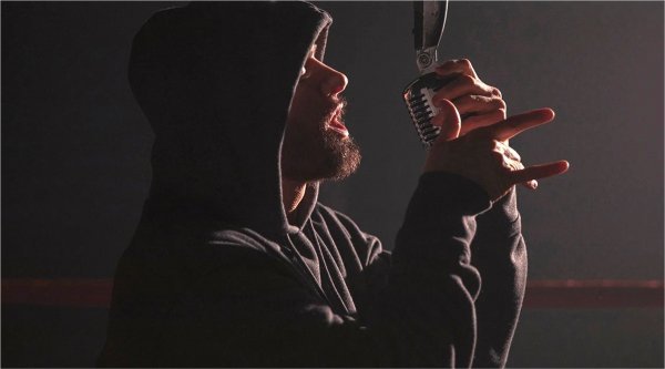 Eminem y 'Higher', su videoclip sobre la lucha UFC 2 Eminem Higher videoclip UFC