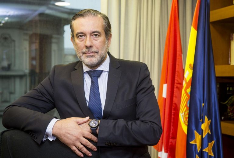 López pide investigar la relación del tuit de Echenique con los actos violentos de Sol