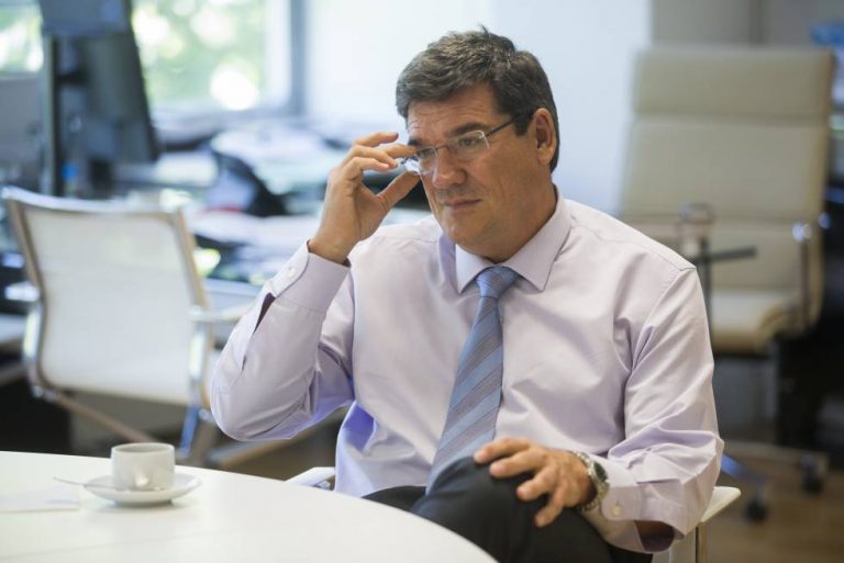 Escrivá da por cerrado el Plan Canarias tras la creación de 7.000 plazas de acogida