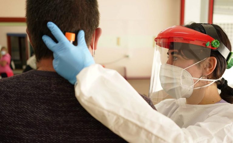 Euskadi registra 453 nuevos casos, aunque la tasa de positivos baja al 4,7%