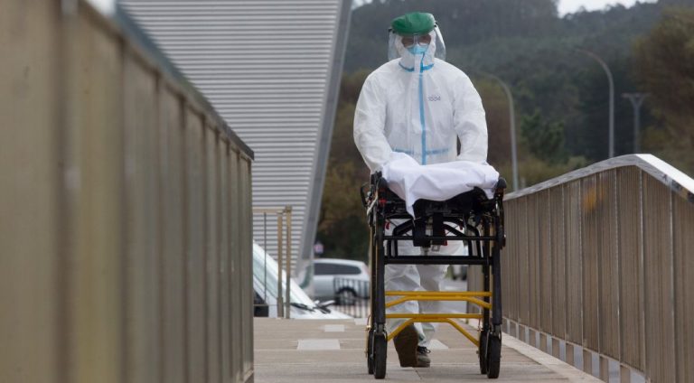 Descienden a 147 los usuarios de residencias con Covid en Galicia