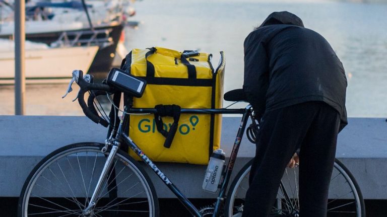 UGT demanda a Glovo y a ATA por 