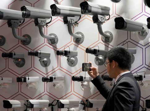 Gobiernos controlar poblacion tecnologias