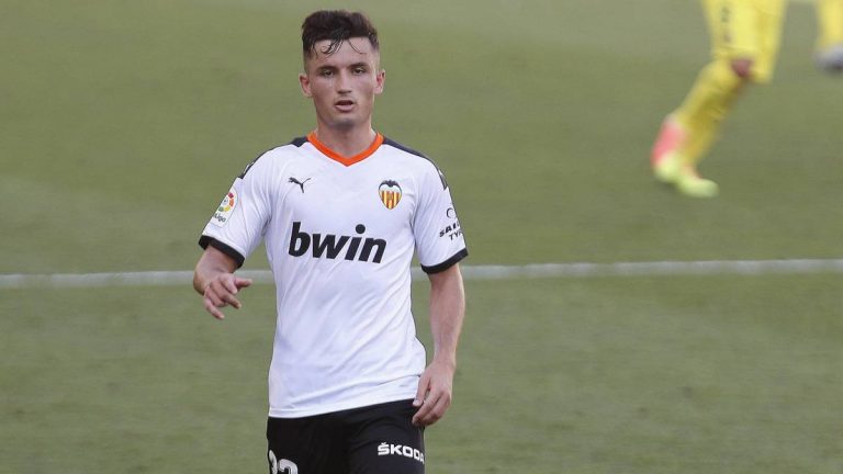 Hugo Guillamón se pone a tiro del Athletic