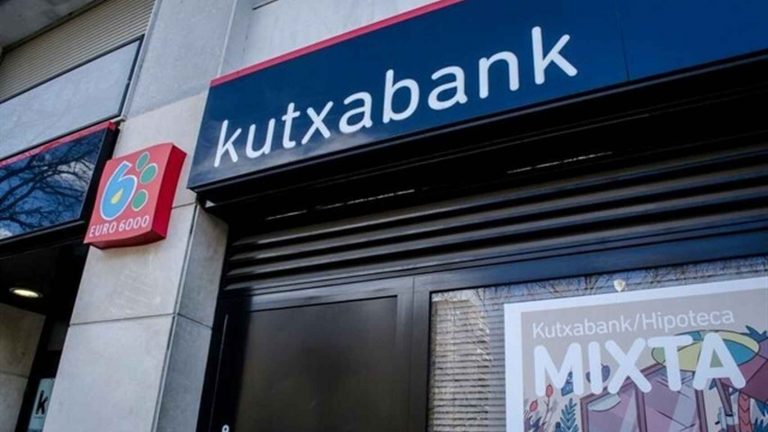 Más del 53% de los clientes de Kutxabank son ya usuarios digitales