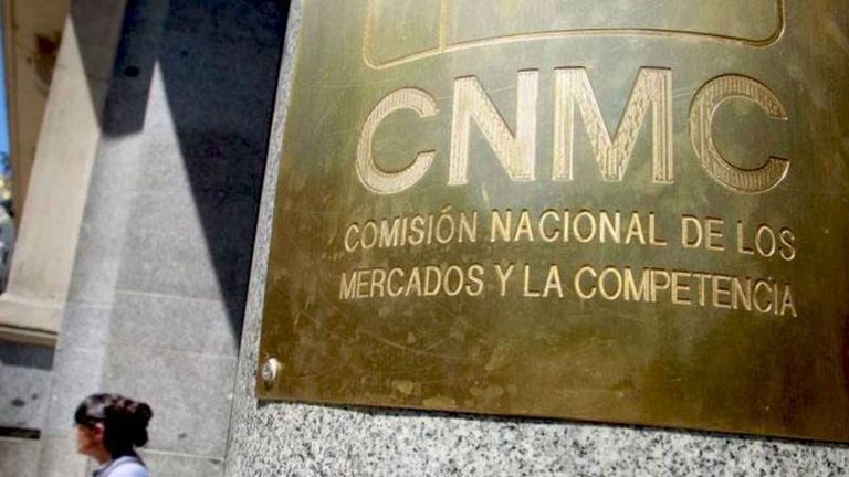 La CNMC: La nueva estructura del recibo de la luz no entrará en vigor hasta que estén los cargos
