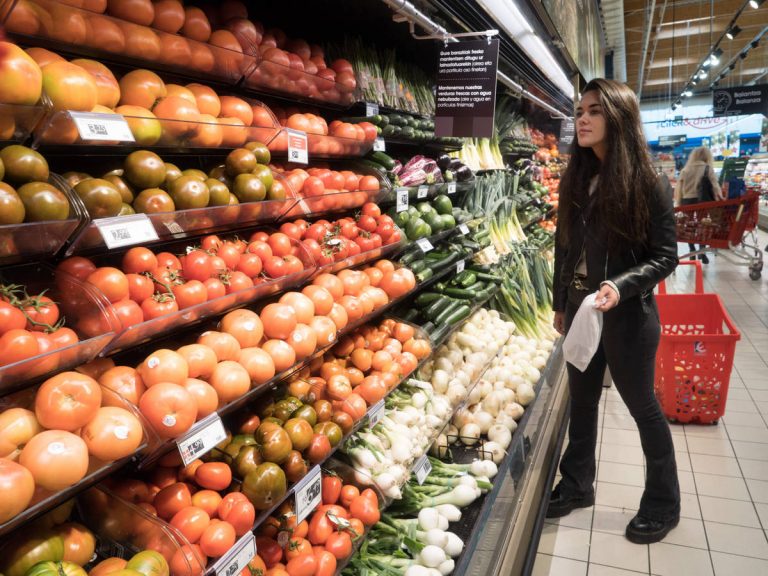 Lar España vende a Blackbrook 22 supermercados de Eroski