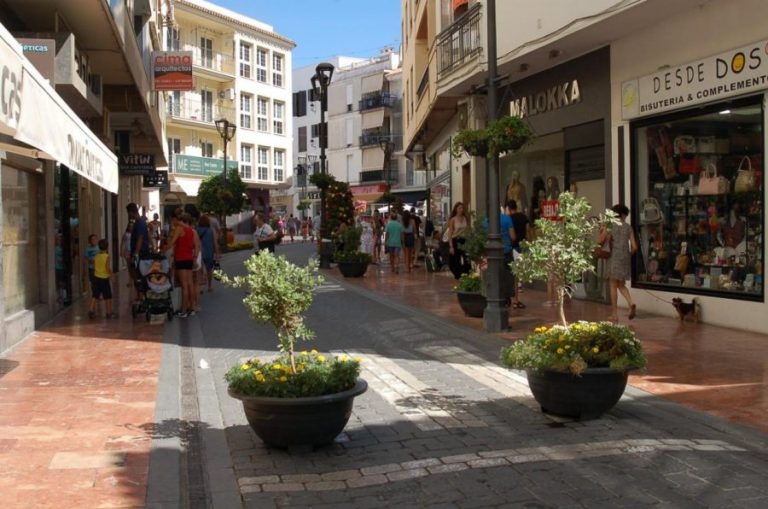 Marbella y Estepona seguirán con actividad no esencial cerrada por superar los 1.000 casos