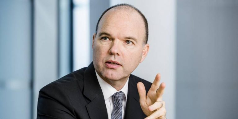 Vodafone Group afirma que analizará cualquier oportunidad que mejore su negocio en España