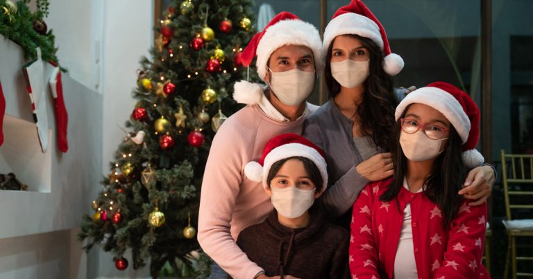 Solo 1 de cada 3 españoles salió de su área de residencia en la Nochebuena de 2020