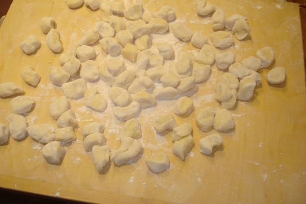 Ingredientes para hacer los ñoquis de patata