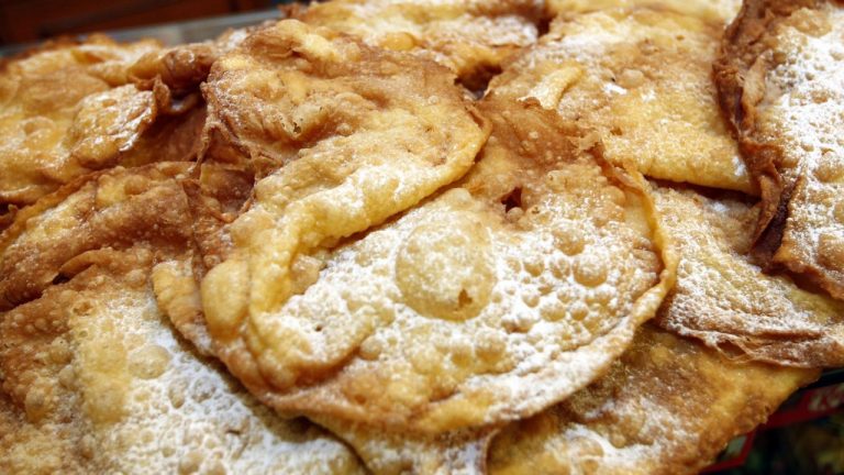 Orejas de carnaval: así se hace el dulce típico carnavalero en solo 30 minutos