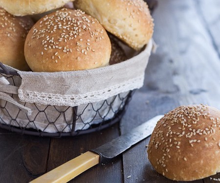¿Cómo preparar un pan hamburguesa en casa?