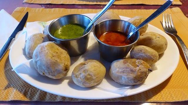 Papas con mojo: disfruta de un plato castizo en menos de 40 minutos 225 Para preparar estas papas arrugadas o papas con mojo necesitaras los siguientes ingredientes: