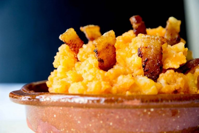 Patatas revolconas: la revolución en tu cocina en menos de una hora