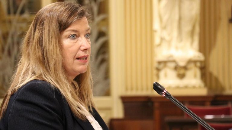 El Parlamento balear rechaza la comparecencia de consejera de Salud