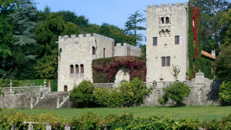 IU y Podemos exigen al Gobierno recurrir la sentencia sobre el Pazo de Meirás