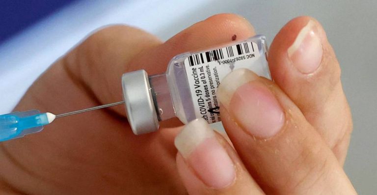 Pfizer, Moderna, AstraZeneca... estas son las vacunas Covid que te pueden poner (y las que van a salir en breve)