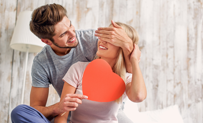 Planes para celebrar el día de San Valentín en casa y triunfar igual que si salieras