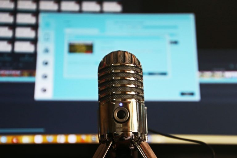 Facebook presenta los pódcast las salas de audio en vivo, su clon de Clubhouse