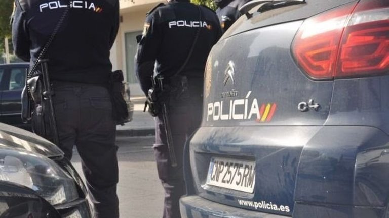 Desmantelado un 'narcopiso' en un recinto escolar de San Blas