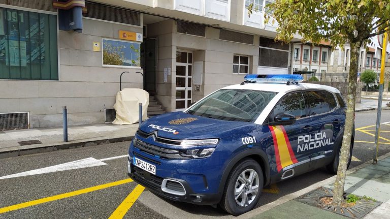 Detenido por agredir a su padre con un cuchillo y tener un arsenal de armas