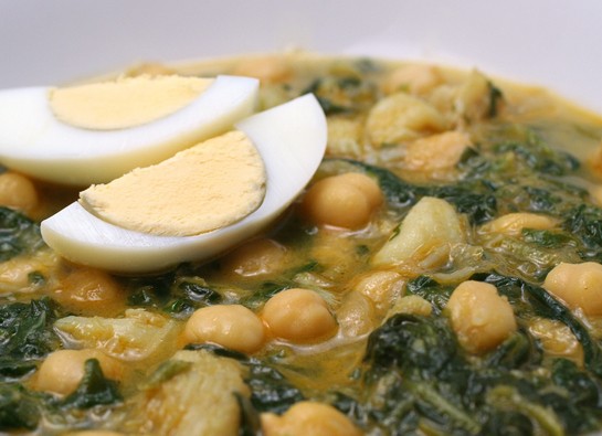 ¿Cuáles son los ingredientes para preparar el potaje de vigilia?