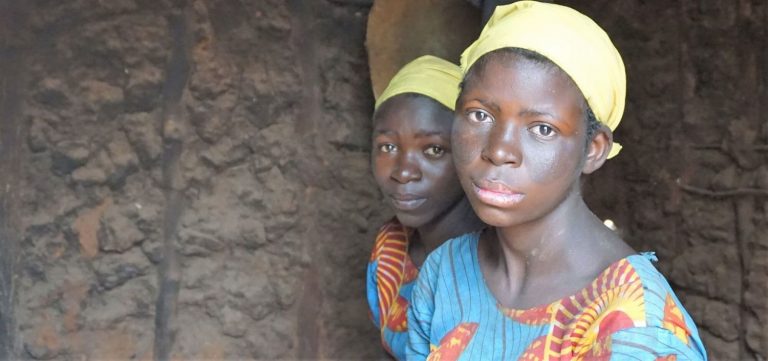 ONG: La pandemia está frenando los avances en protección de las niñas frente a la mutilación genital