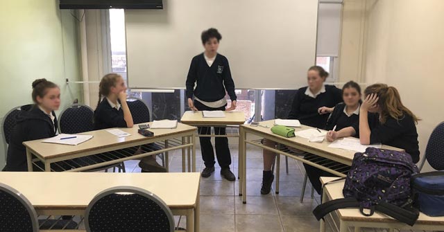 Qué es un debate 7 Reglas para el moderador