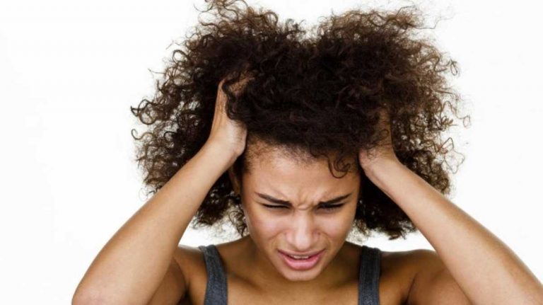 Remedios caseros para combatir la caspa y tener un pelo limpio