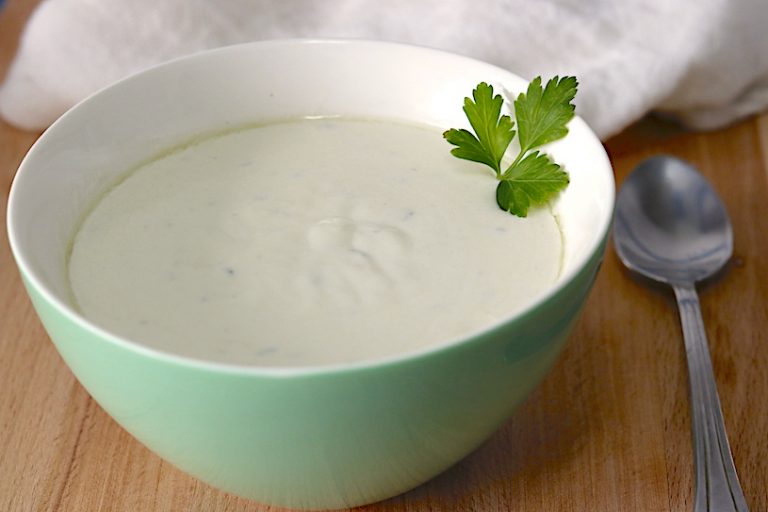 Salsa de queso: el acompañante perfecto para la carne que harás en 15 minutos