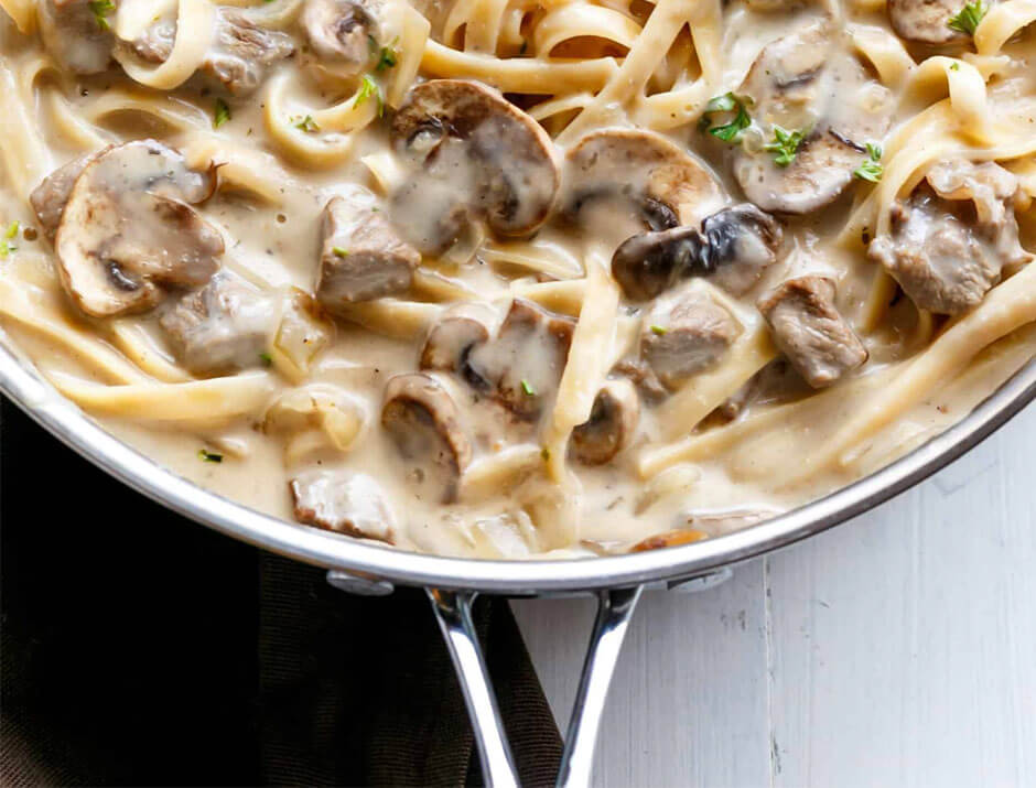 Pasos para preparar el contorno de la salsa strogonoff