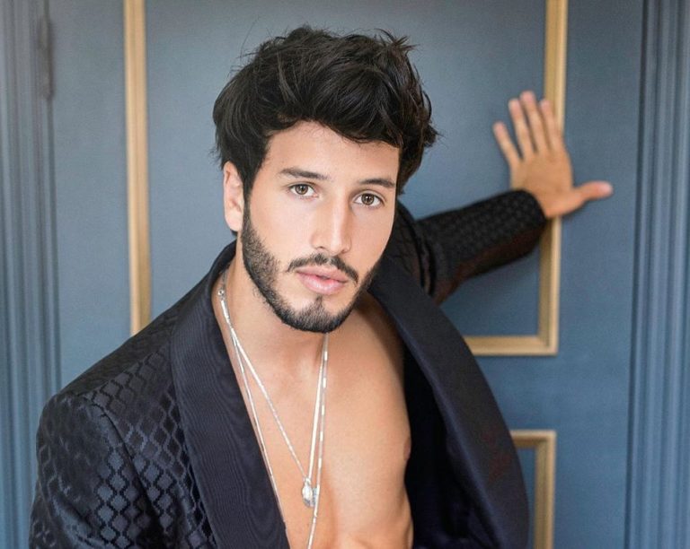 Sebastián Yatra dice 'Adiós' en su nuevo single