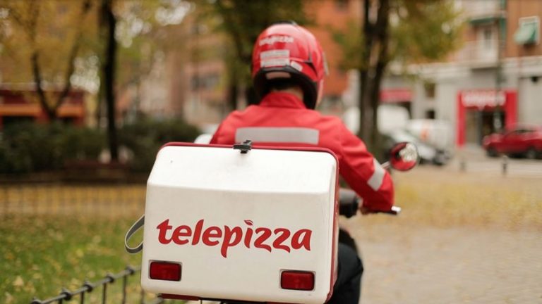 Telepizza no puede obligar al repartidor a aportar su móvil para geolocalizarle