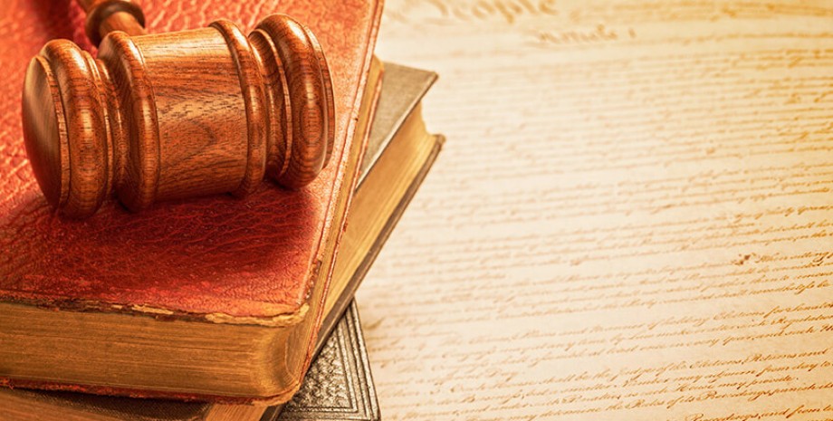 Tipos de constitución según su origen político