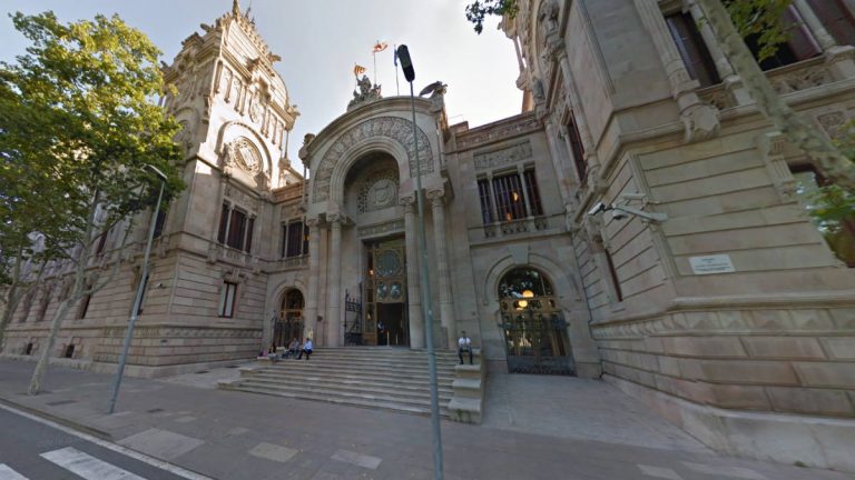 El TSJC mantiene las restricciones a la restauración y el juego en Cataluña