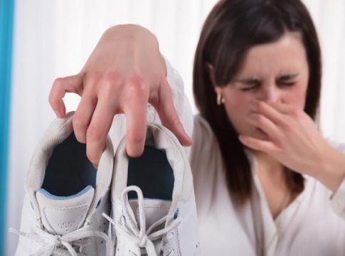 Tus-zapatos-cogeran-mal-olor Cómo eliminar el mal olor de tus zapatos