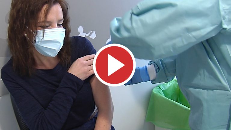 Sanidad prioriza a trabajadores esenciales para la vacuna de AstraZeneca