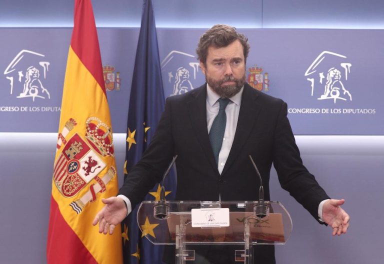 Vox recuerda que tiene el doble de votantes que los partidos que plantarán al Rey este 23-F