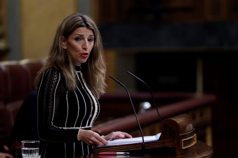 Díaz pide facilitar ayudas a autónomos y pequeñas empresas