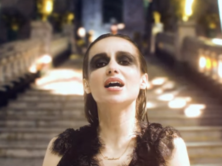 Zahara en dualidad con 'Canción de muerte y salvación'