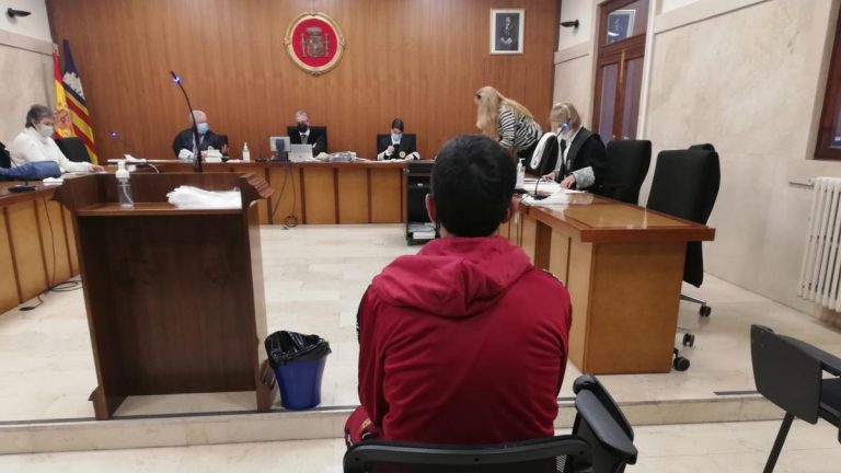 La Fiscalía mantiene su petición de 15 años de cárcel para el acusado de incendiar la antigua prisión de Palma